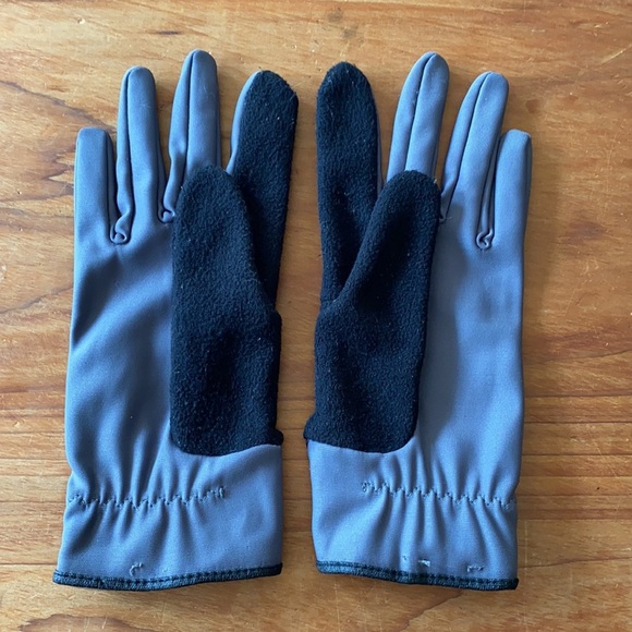 Nike Running/Snowshoeing Gloves - Picture 2 of 7